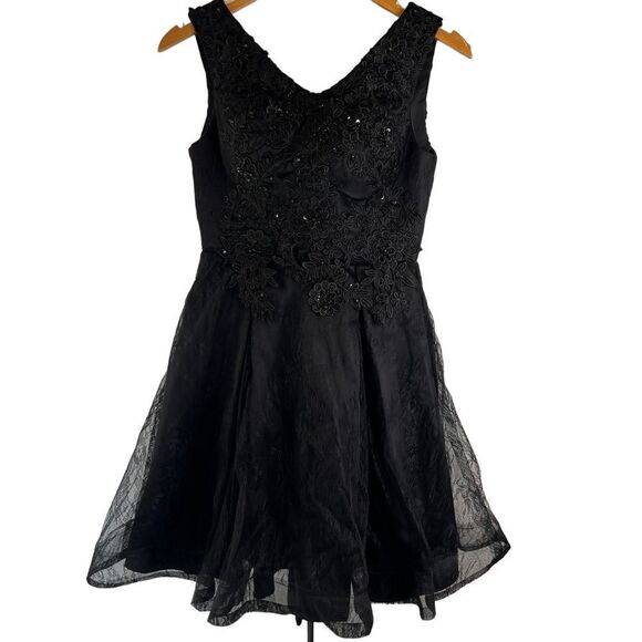 Black Vneck Embroidered Floral Tulle Fit &‎ Flare Formal Homecoming Dress Sz SM - Picture 1 of 11